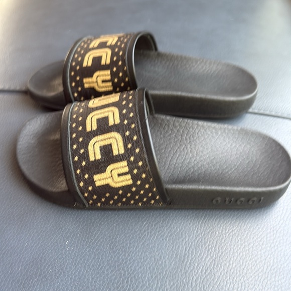 Gucci Black Slides with Gold Logo - Picture 3 of 6